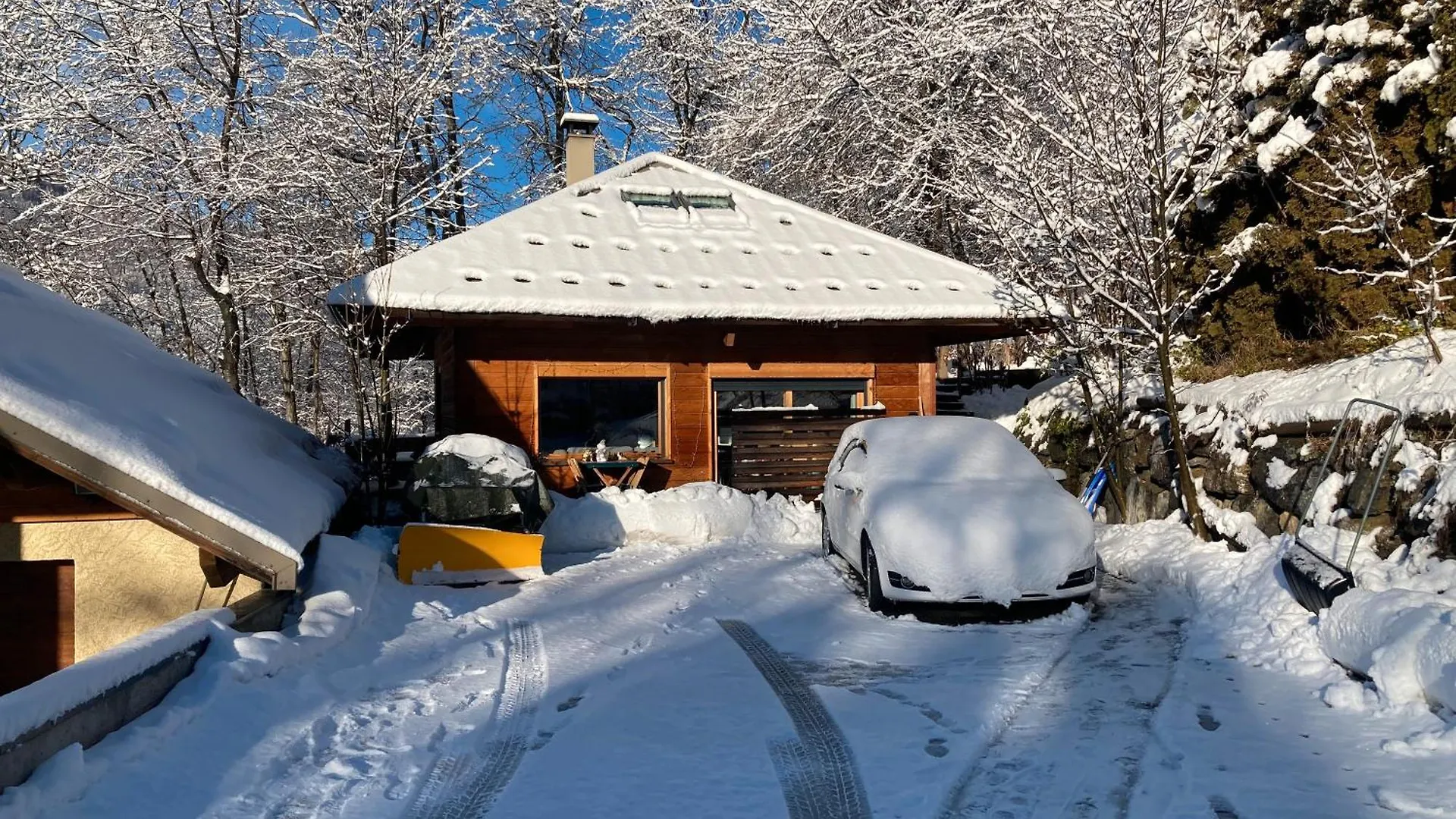 Charmant Petit Chalet Individuel Бриансон